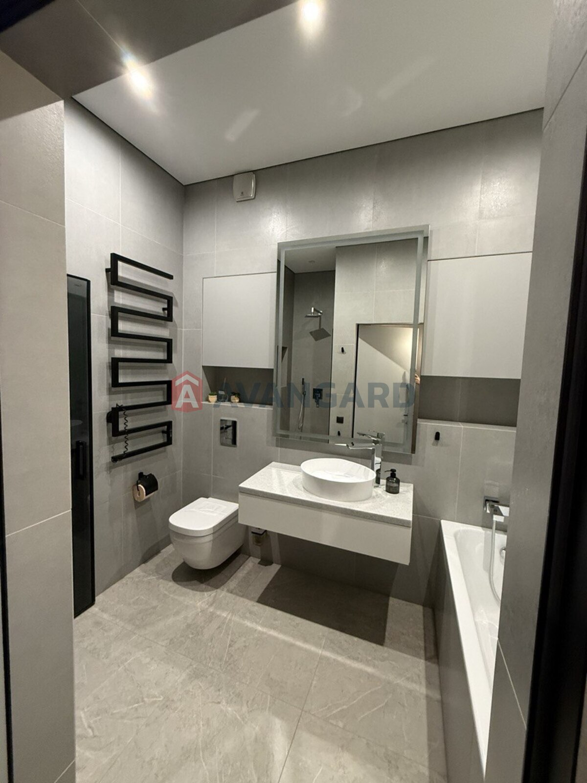 3 ��. ��������, 94/-/40 ��. �., 10/10 ������ ���� 8