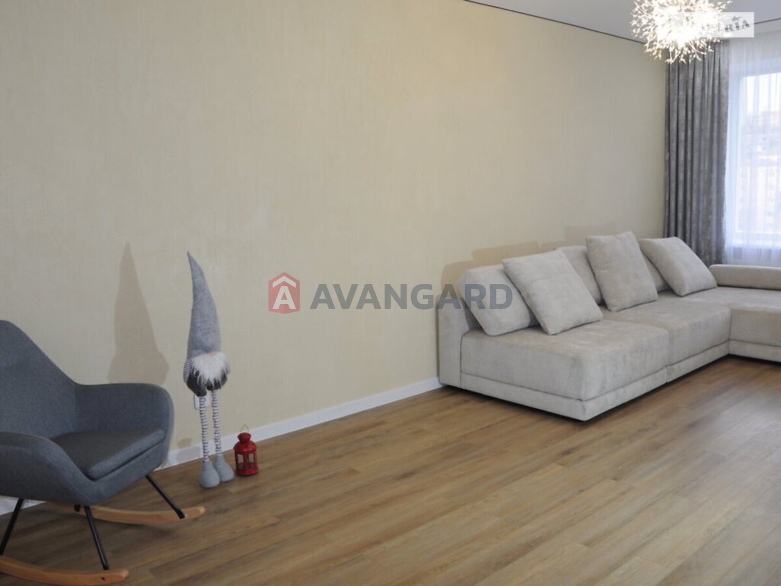 2 ��. ��������, 82/40/18 ��. �., 6/10 ������ ���� 1