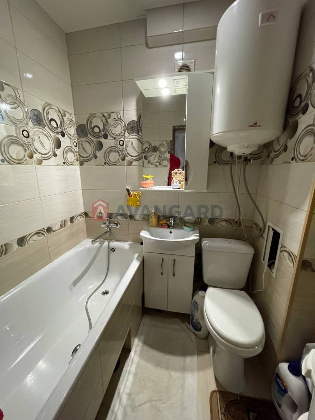 1 ��. ��������, 41,7/19,8/6,1 ��. �., 2/9 ������ ���� 5