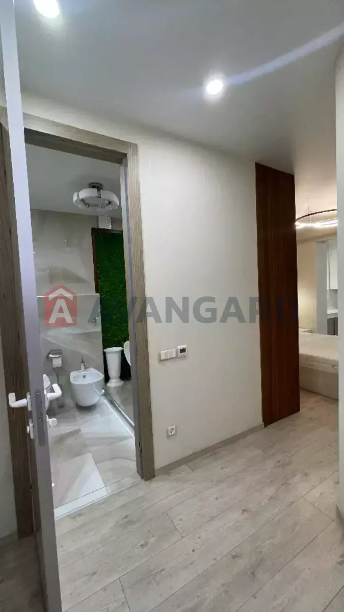 4 . , 100/-/- . ., 10/12   15