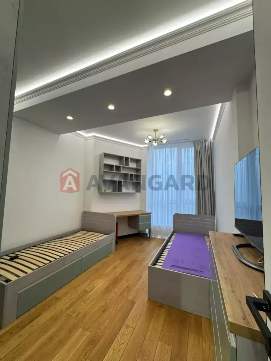 3 ��. ��������, 64/-/- ��. �., 6/13 ������ ���� 10