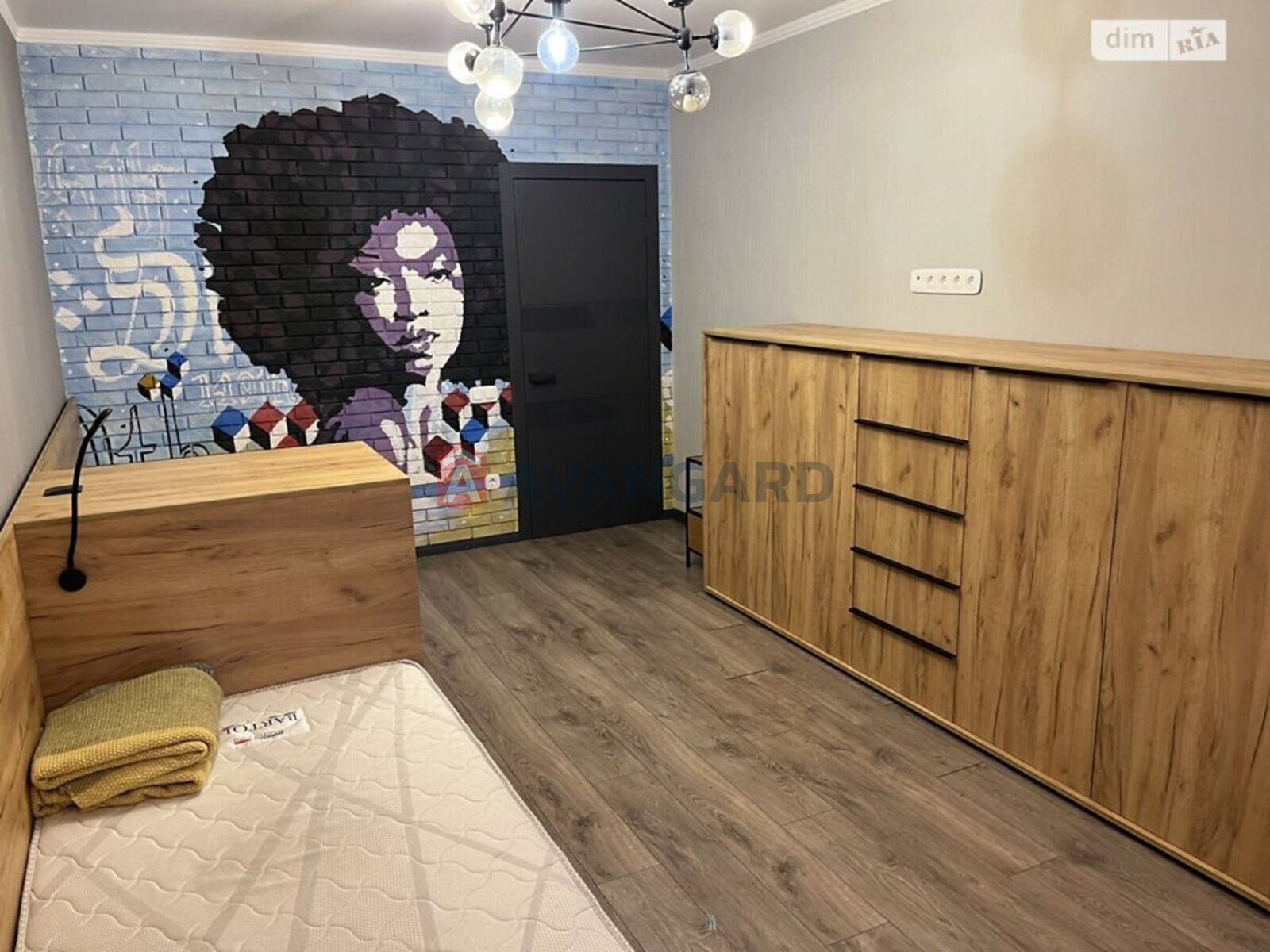 3 ��. ��������, 97/-/- ��. �., 8/10 ������ ���� 13