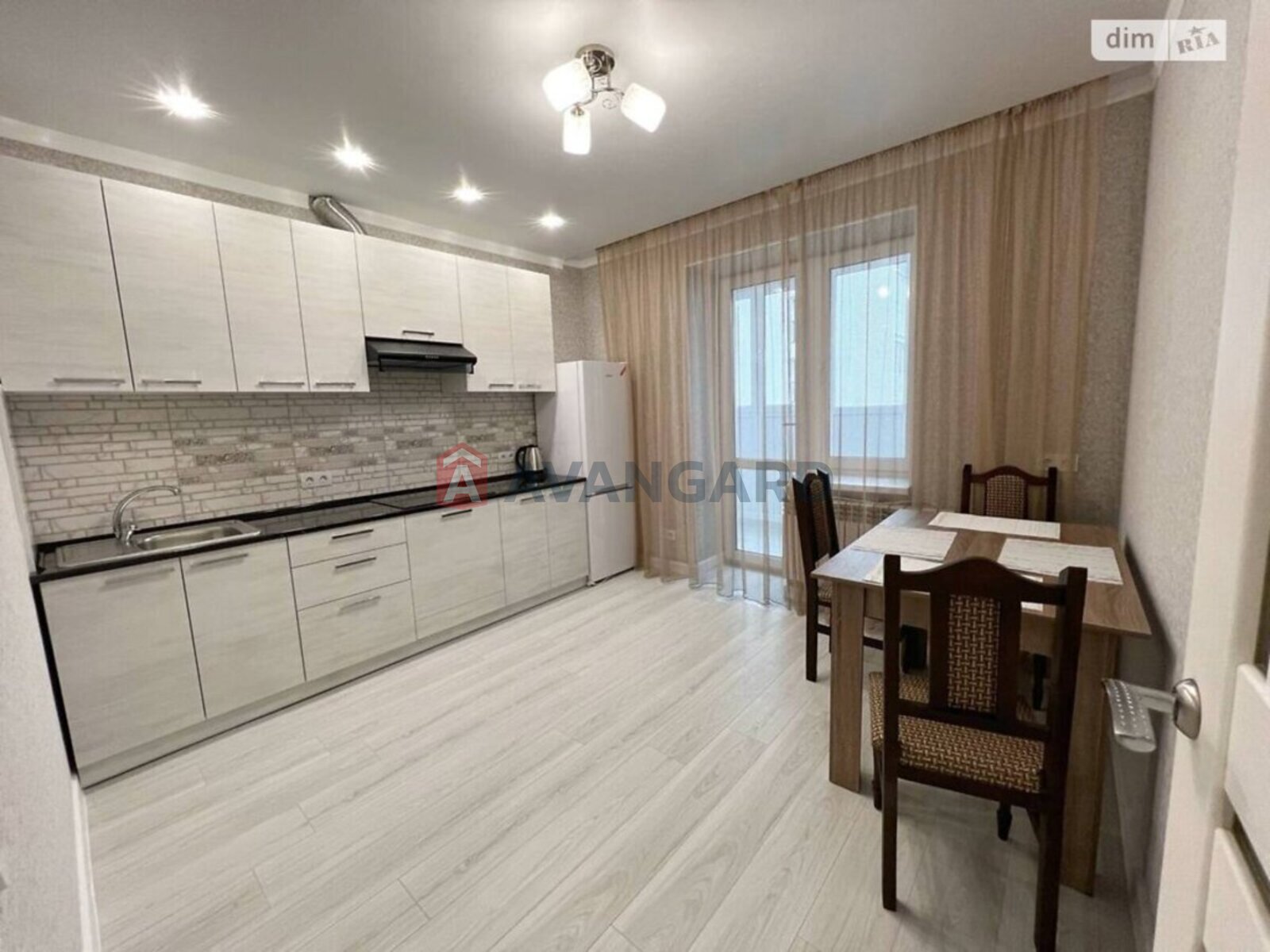 1 ��. ��������, 44/30/5 ��. �., 7/8 ������ ���� 20