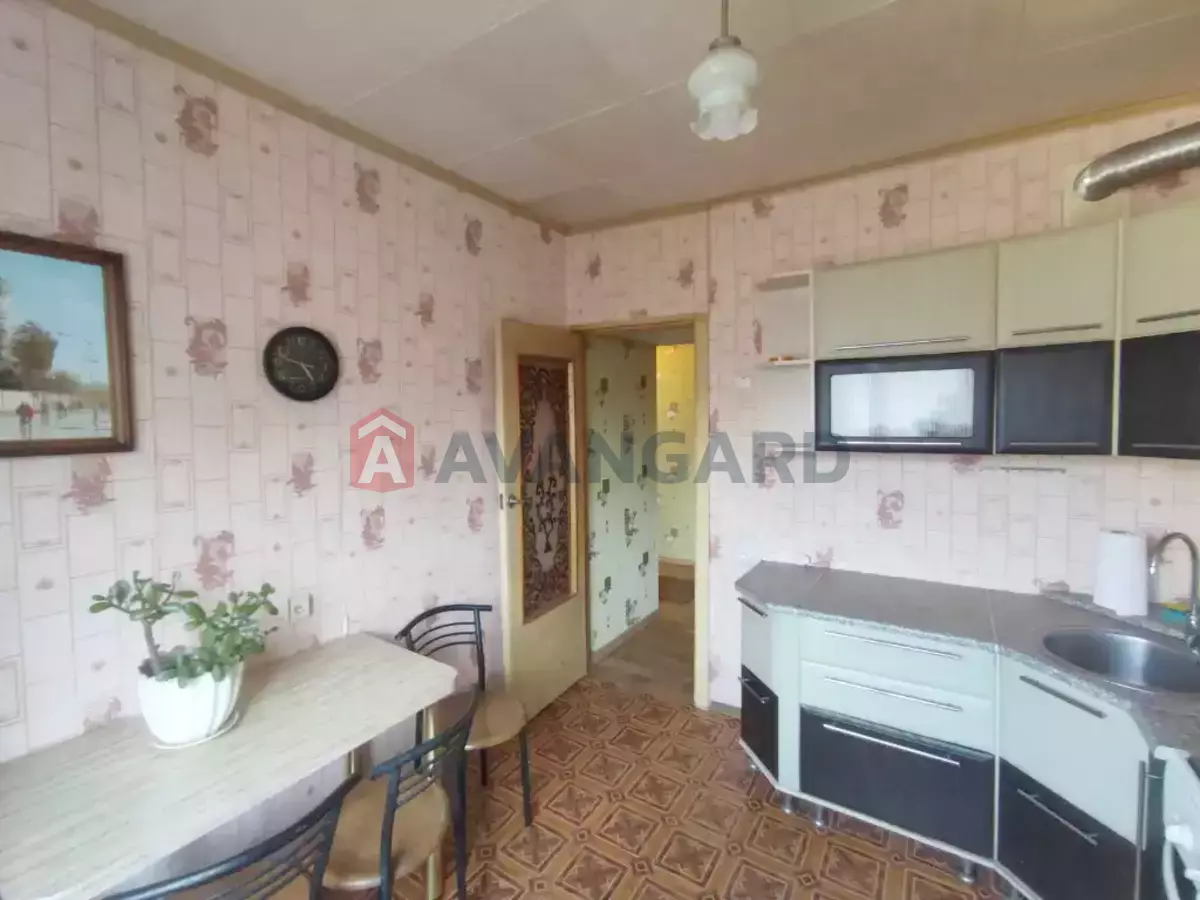 3 ��. ��������, 65/39/8 ��. �., 7/9 ������ ���� 6