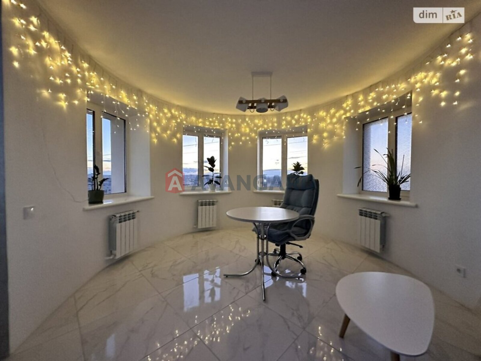 3 ��. ��������, 95/-/- ��. �., 9/10 ������ ���� 19