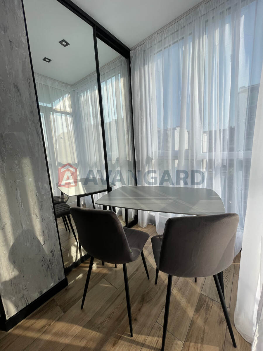 2 ��. ��������, 50/-/18 ��. �., 7/10 ������ ���� 11