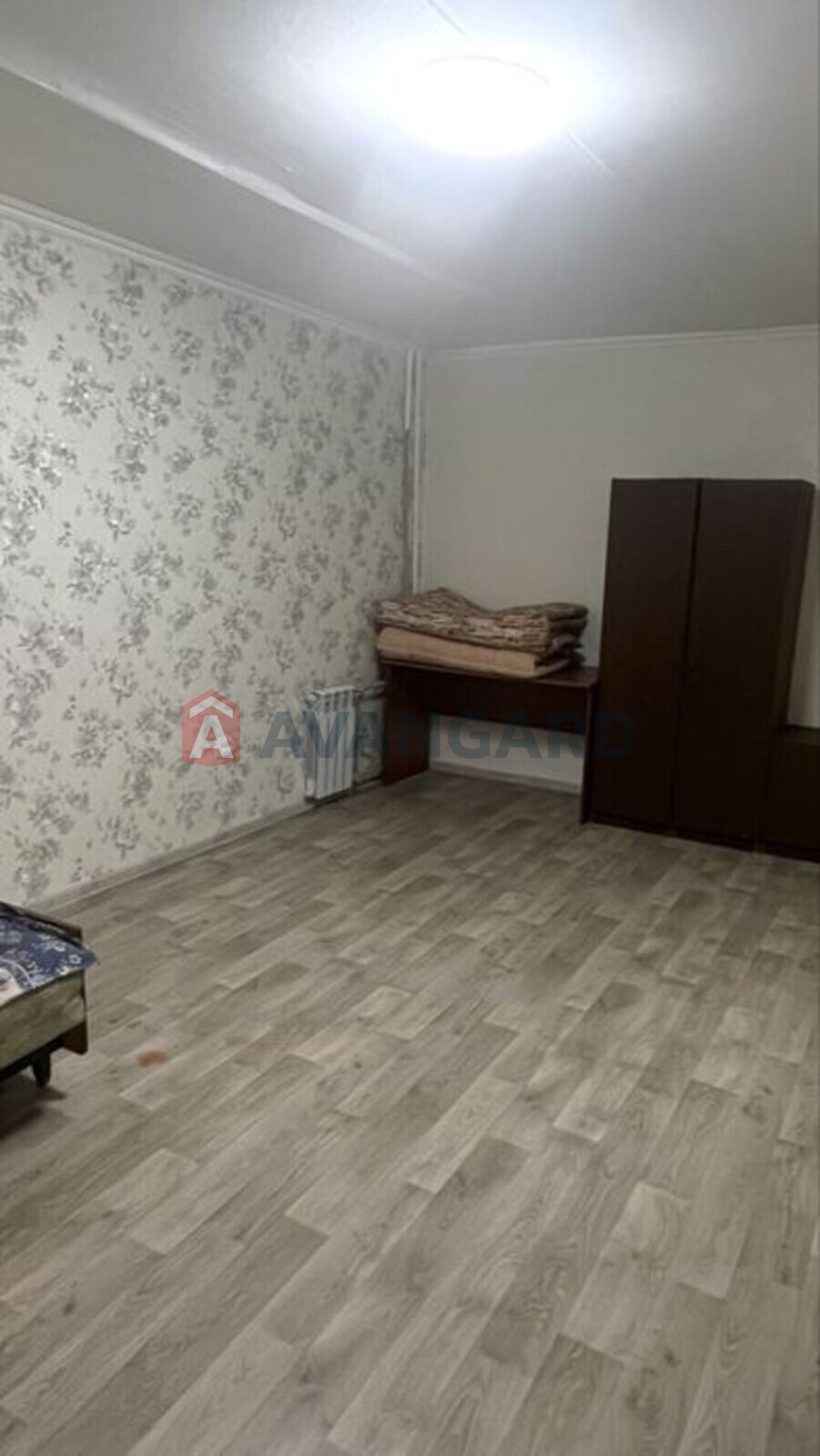 1 ��. ��������, 29/-/5 ��. �., 8/9 ������ ���� 4