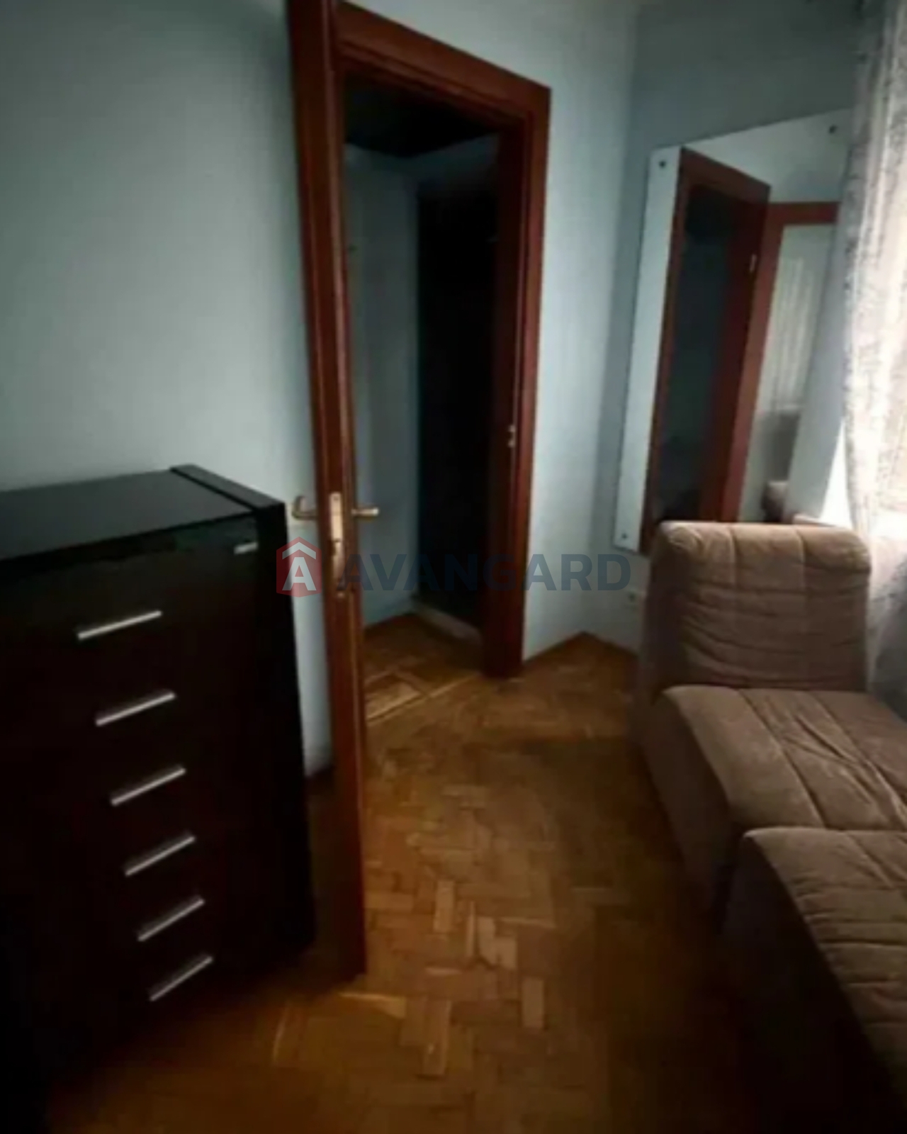 2 ��. ��������, 47 / 32 / 6 � ��. �., 3/5 ������ ���� 6