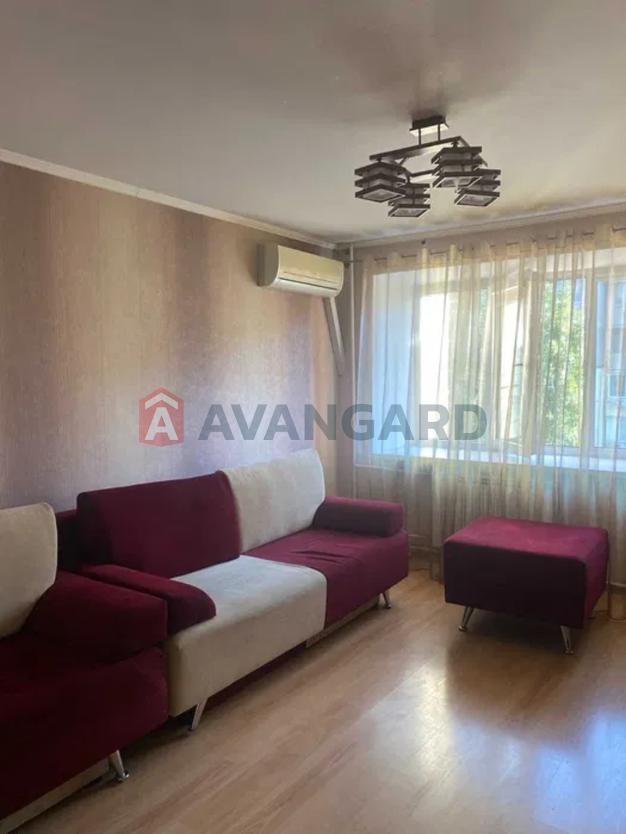 1 ��. ��������, 59/-/13 ��. �., 5/5 ������ ���� 9