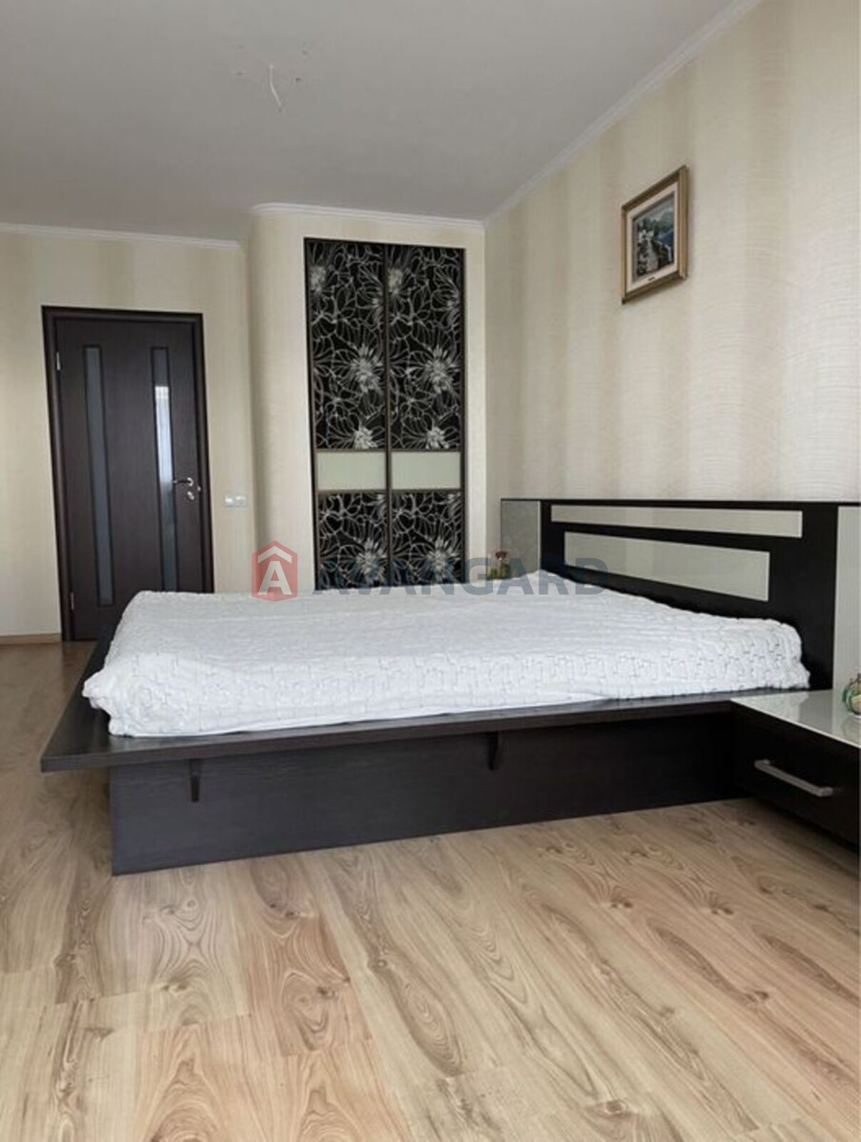 3 ����. ��������, 72/-/20 ��. �., 8/9 ���� ���� 13