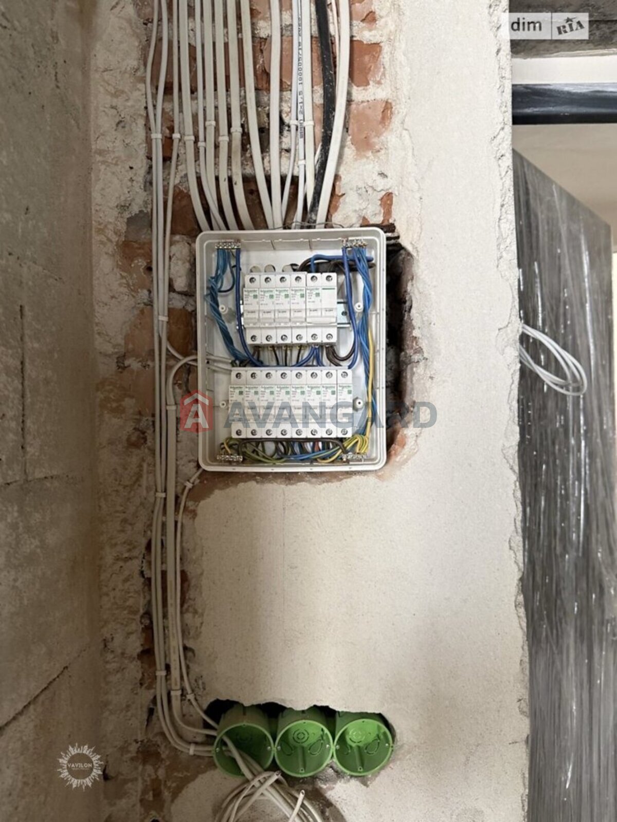 1 ��. ��������, 40/-/11 ��. �., 7/10 ������ ���� 12