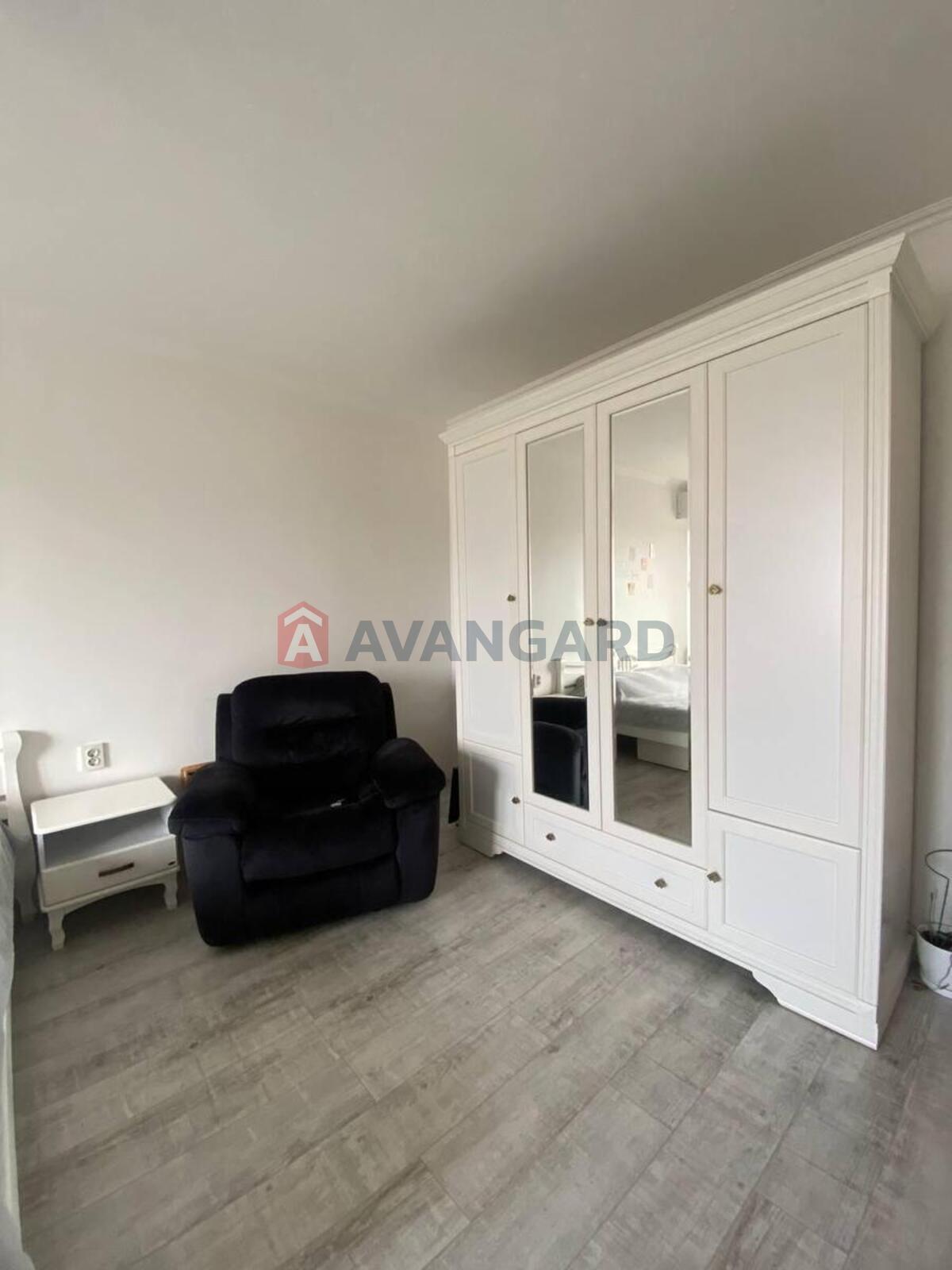 1 . , 36/-/8 . ., 9/9   3