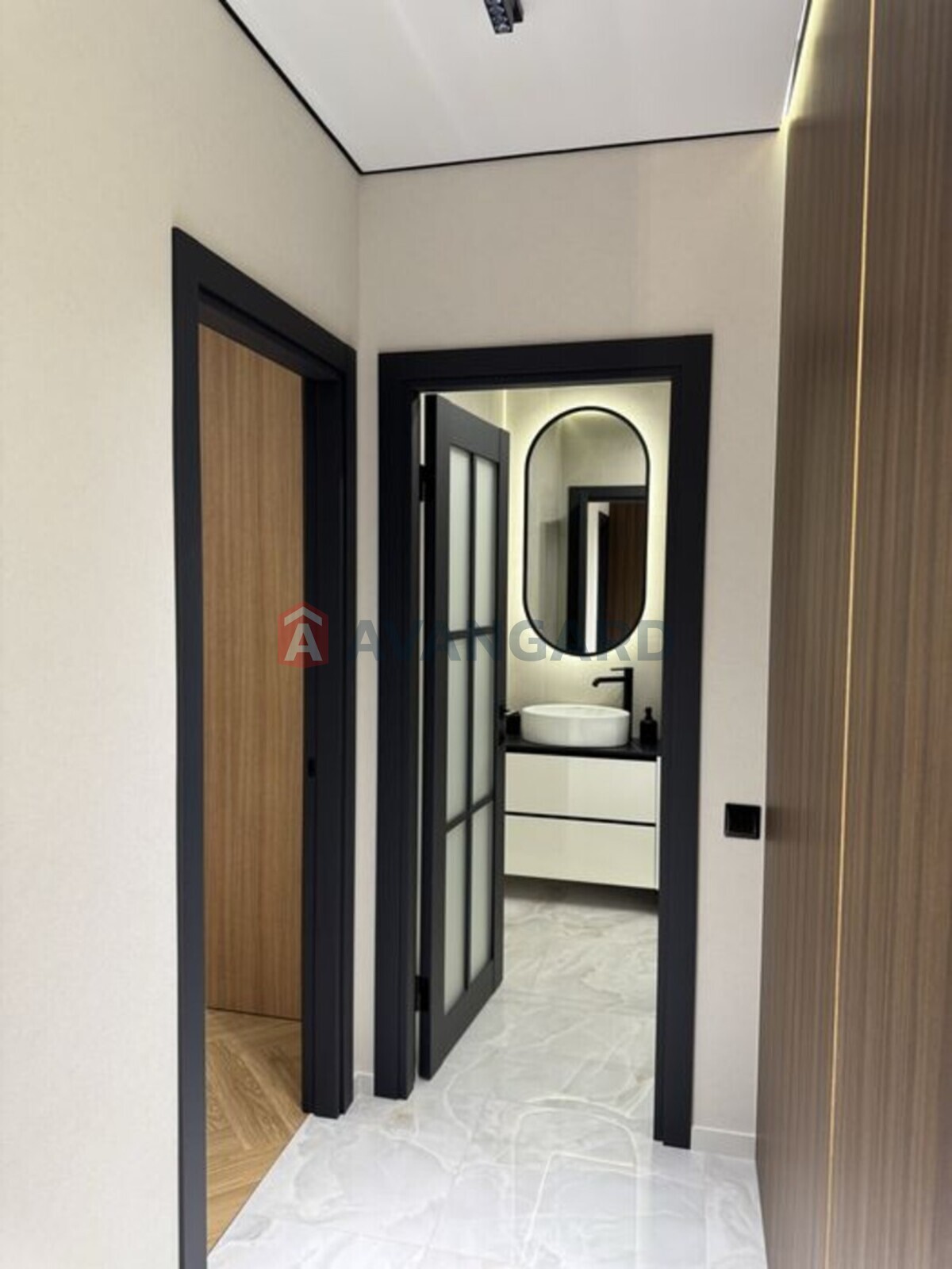 2 ����. ��������, 65/-/18 ��. �., 8/10 ���� ���� 19