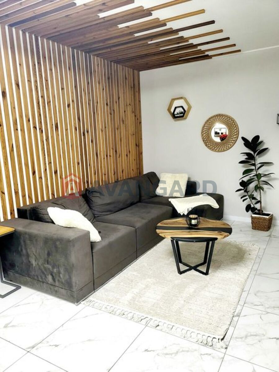 4 ��. ��������, 163/-/- ��. �., 2/2 ������ ���� 3