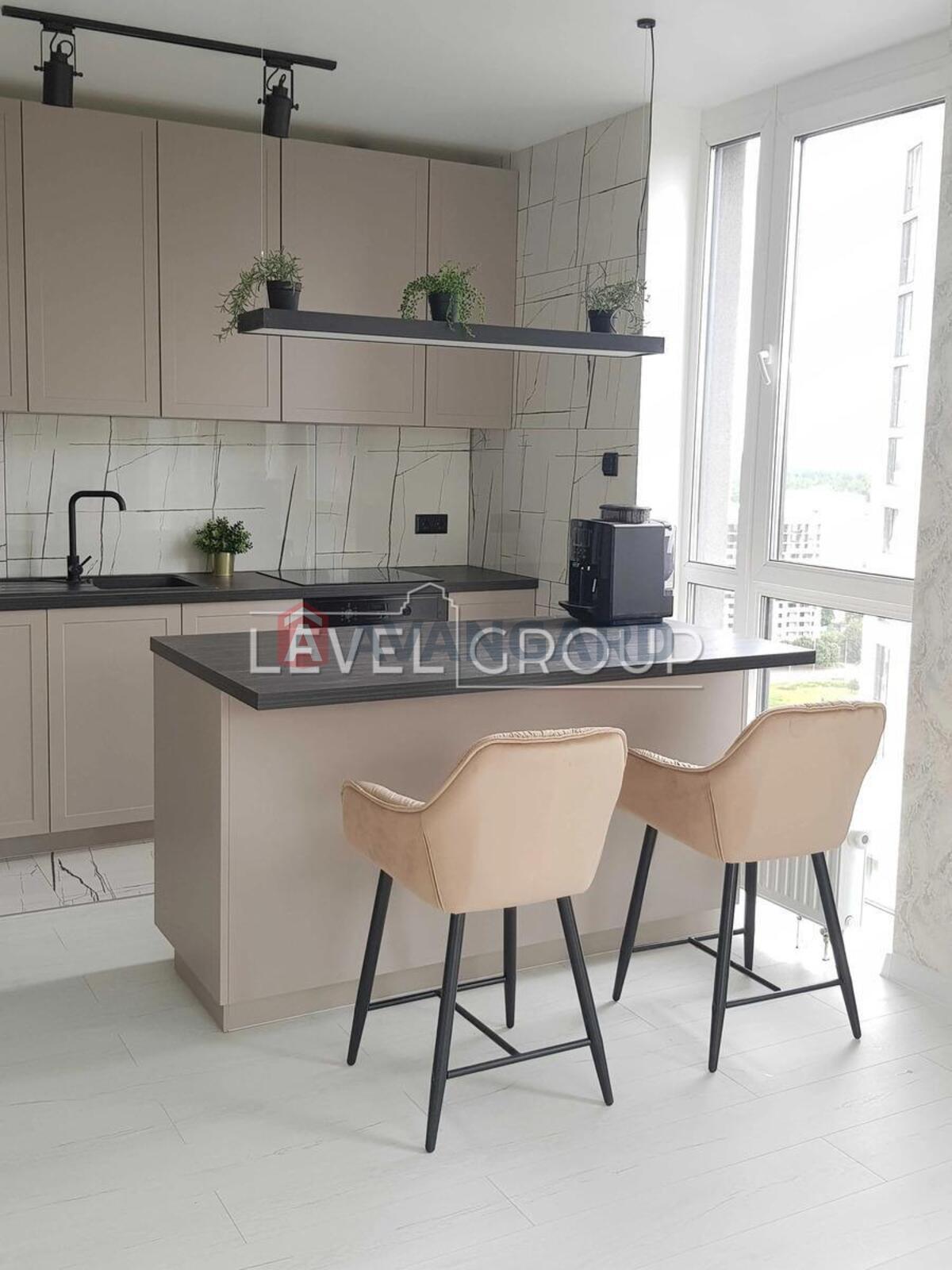 2 ��. ��������, 64/37/22 ��. �., 20/25 ������ ���� 4