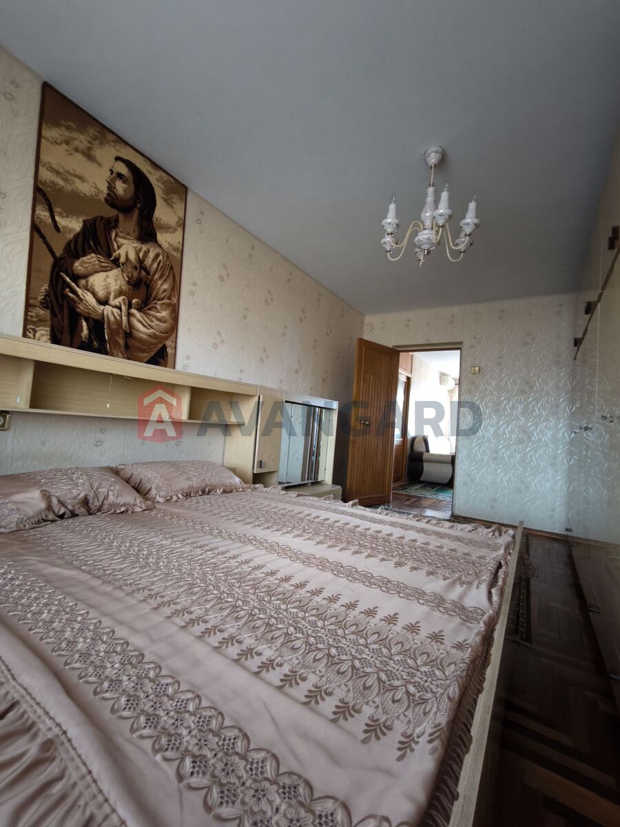 3 . , 67/-/8 . ., 8/9   3