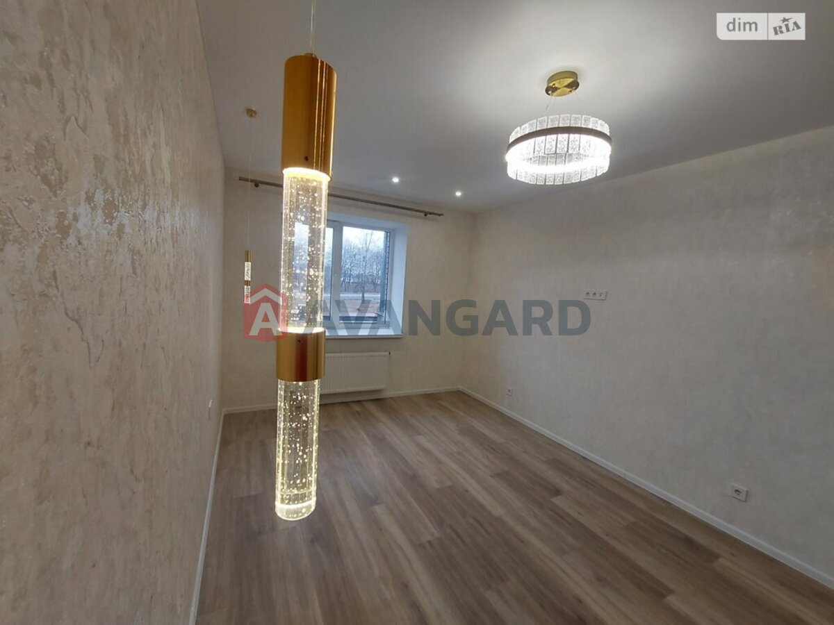 3 ����. ��������, 86/57/12 ��. �., 2/5 ���� ���� 9