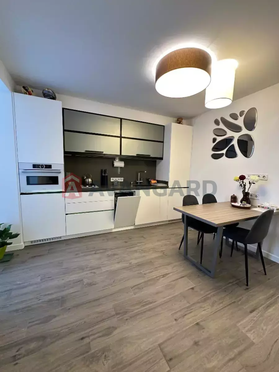 2 ��. ��������, 57/32/17 ��. �., 6/12 ������ ���� 2