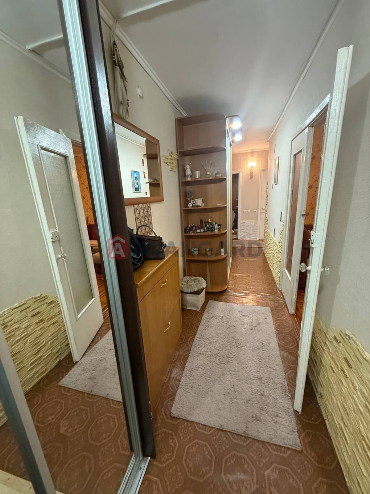 3 ��. ��������, 69/38/10 ��. �., 4/9 ������ ���� 15