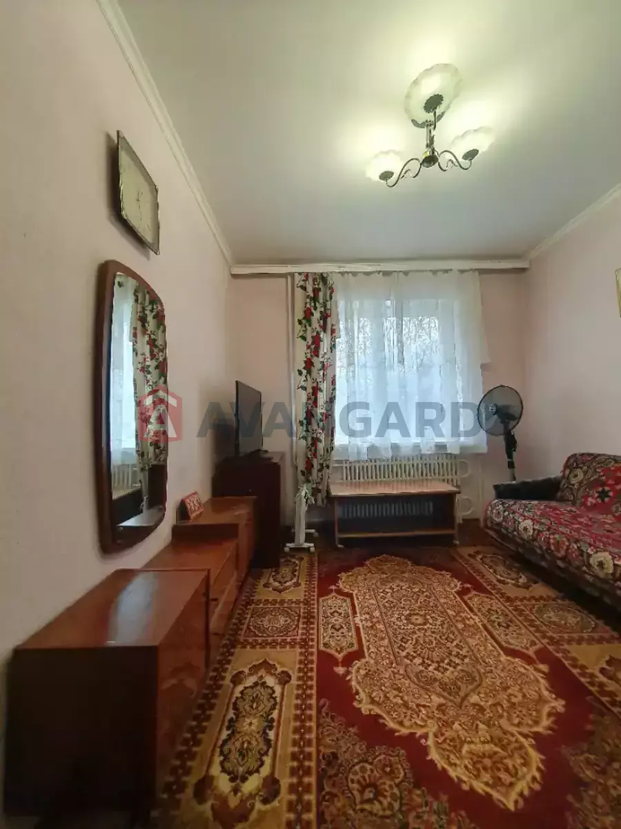 3 ��. ��������, 63/38/8 ��. �., 2/9 ������ ���� 23