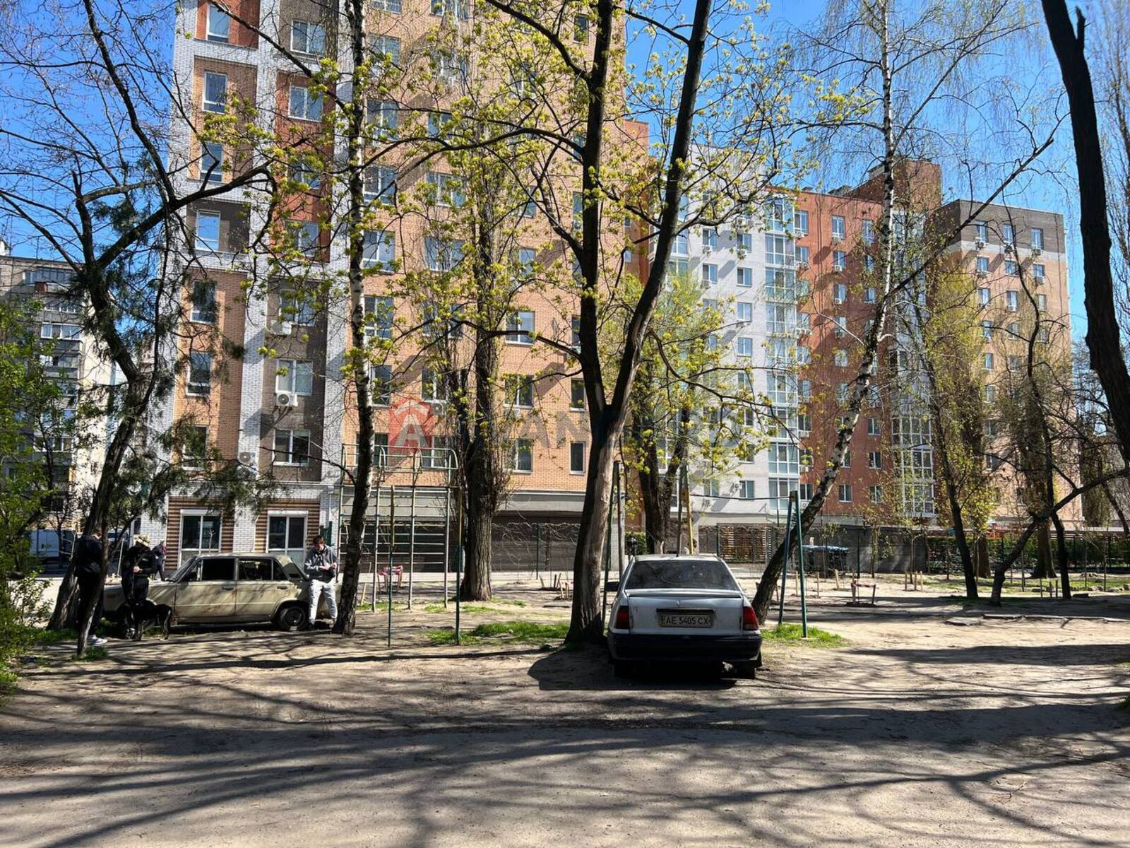 1 ��. ��������, 19/-/2 ��. �., 4/5 ������ ���� 3