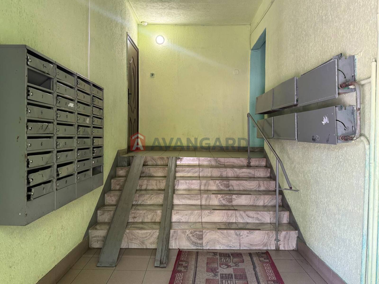 2 ��. ��������, 49/17/6 ��. �., 6/9 ������ ���� 15