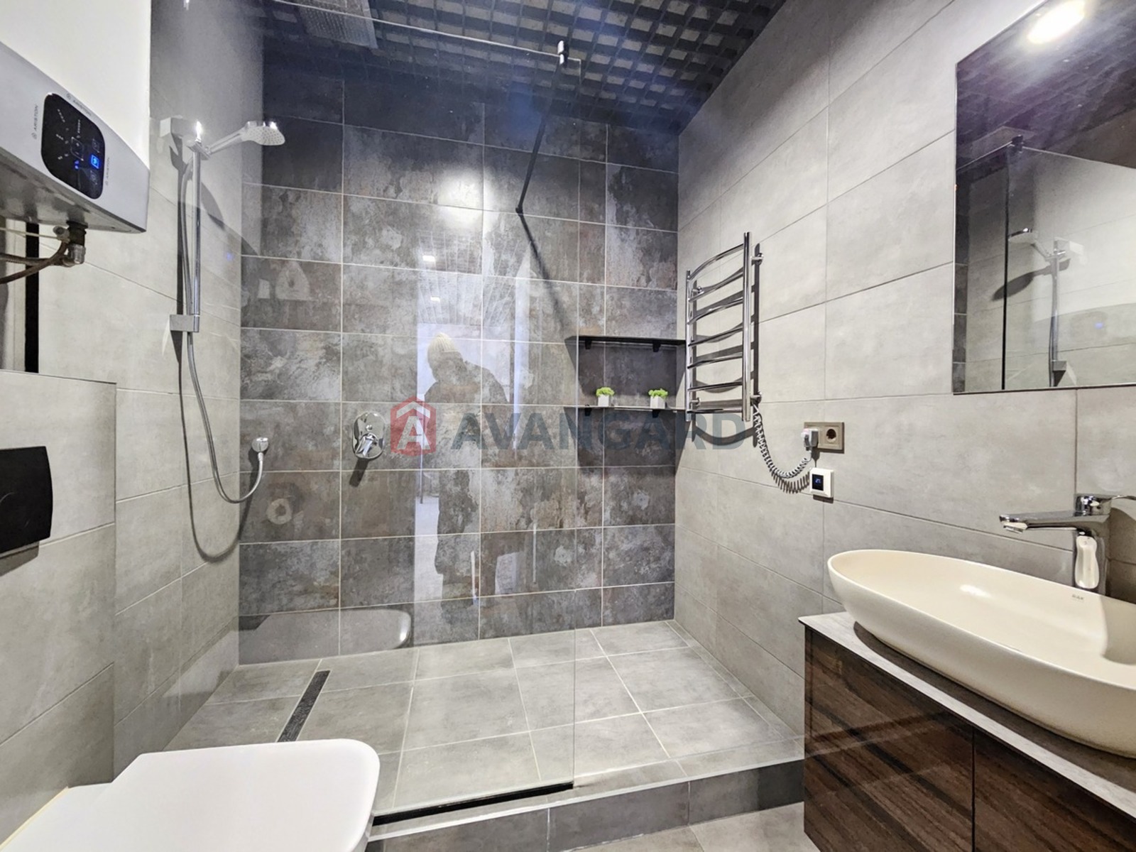 1 ��. ��������, 35/17/9 ��. �., 18/23 ������ ���� 12