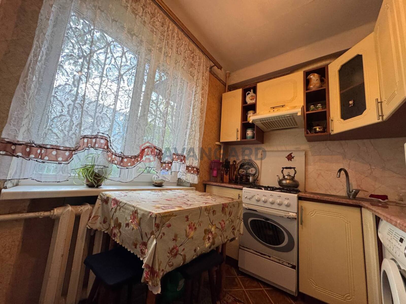 2 ����. ��������, 44.41/30.32/7 ��. �., 1/5 ���� ���� 12