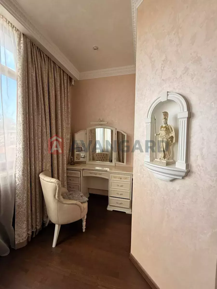 3 ��. ��������, 168/-/22 ��. �., 2/5 ������ ���� 11