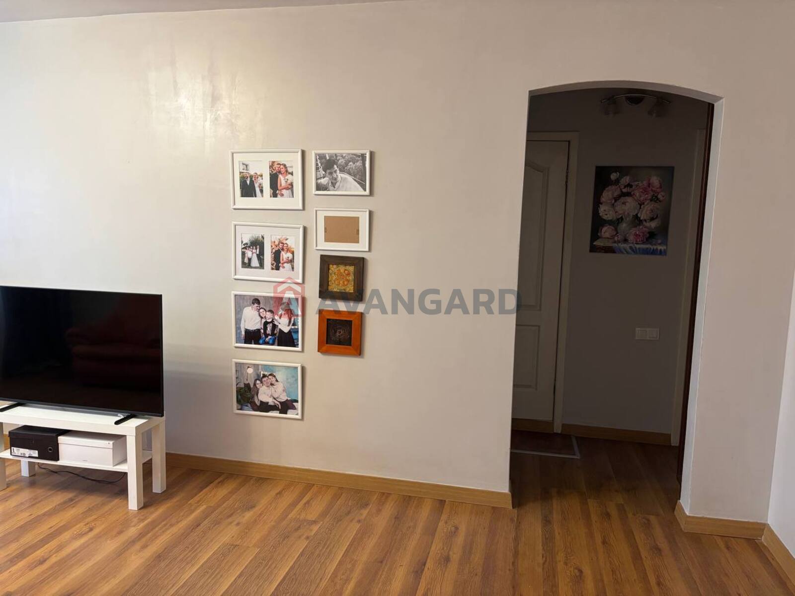 3 ��. ��������, 63/-/10 ��. �., 5/9 ������ ���� 3