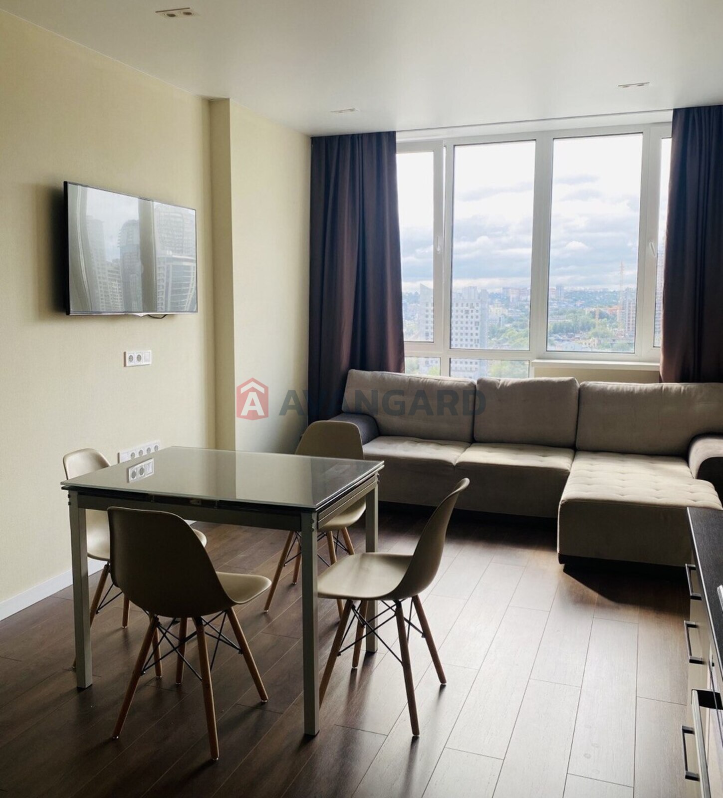 2 ��. ��������, 82/37/22 ��. �., 12/26 ������ ���� 2