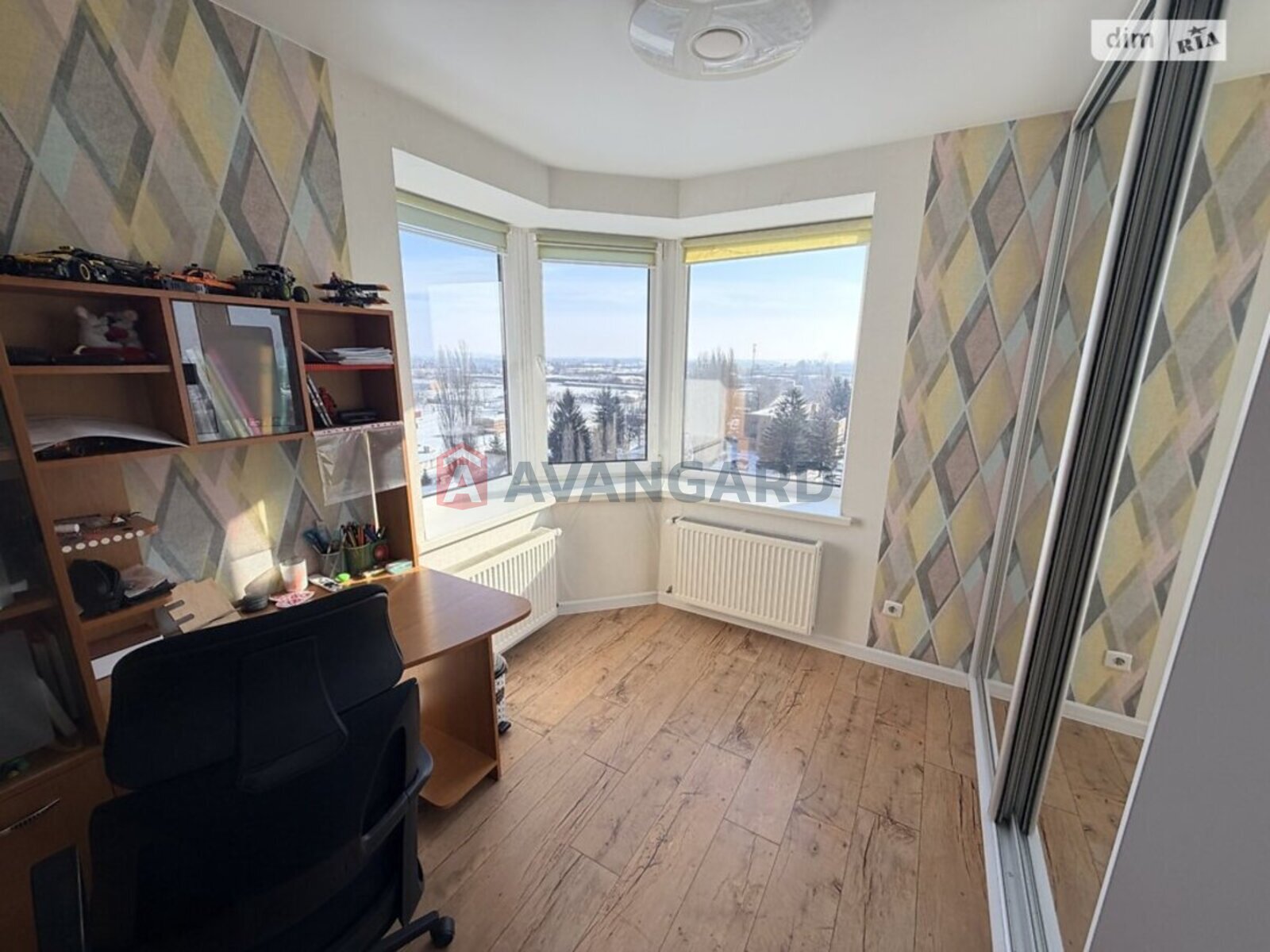 4 ��. ��������, 124/74/19 ��. �., 10/11 ������ ���� 18