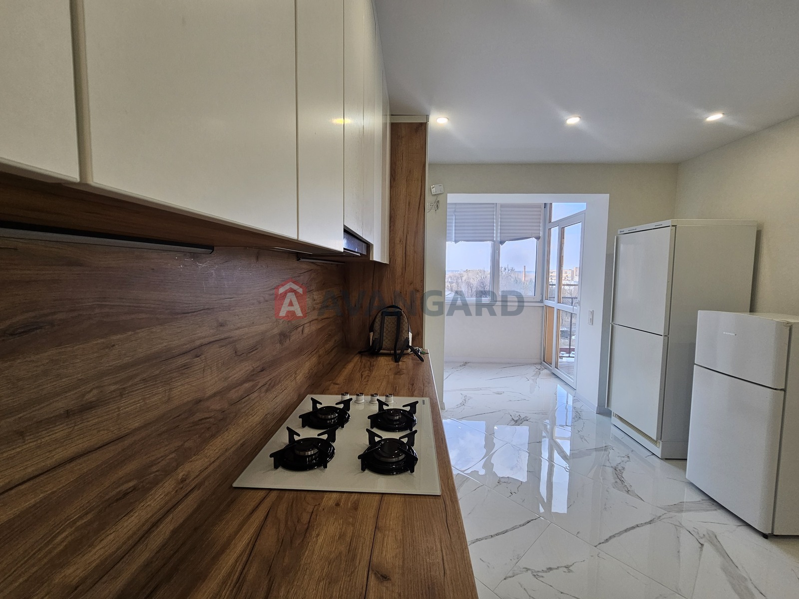 2 ��. ��������, 54/-/18 ��. �., 8/10 ������ ���� 3