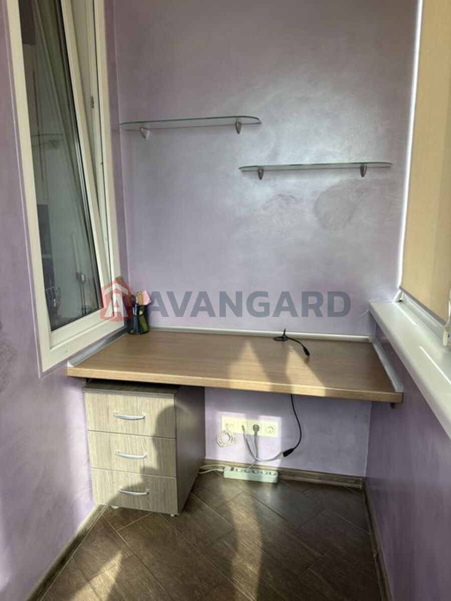 1 ����. ��������, 49/21.7/10 ��. �., 15/25 ���� ���� 17