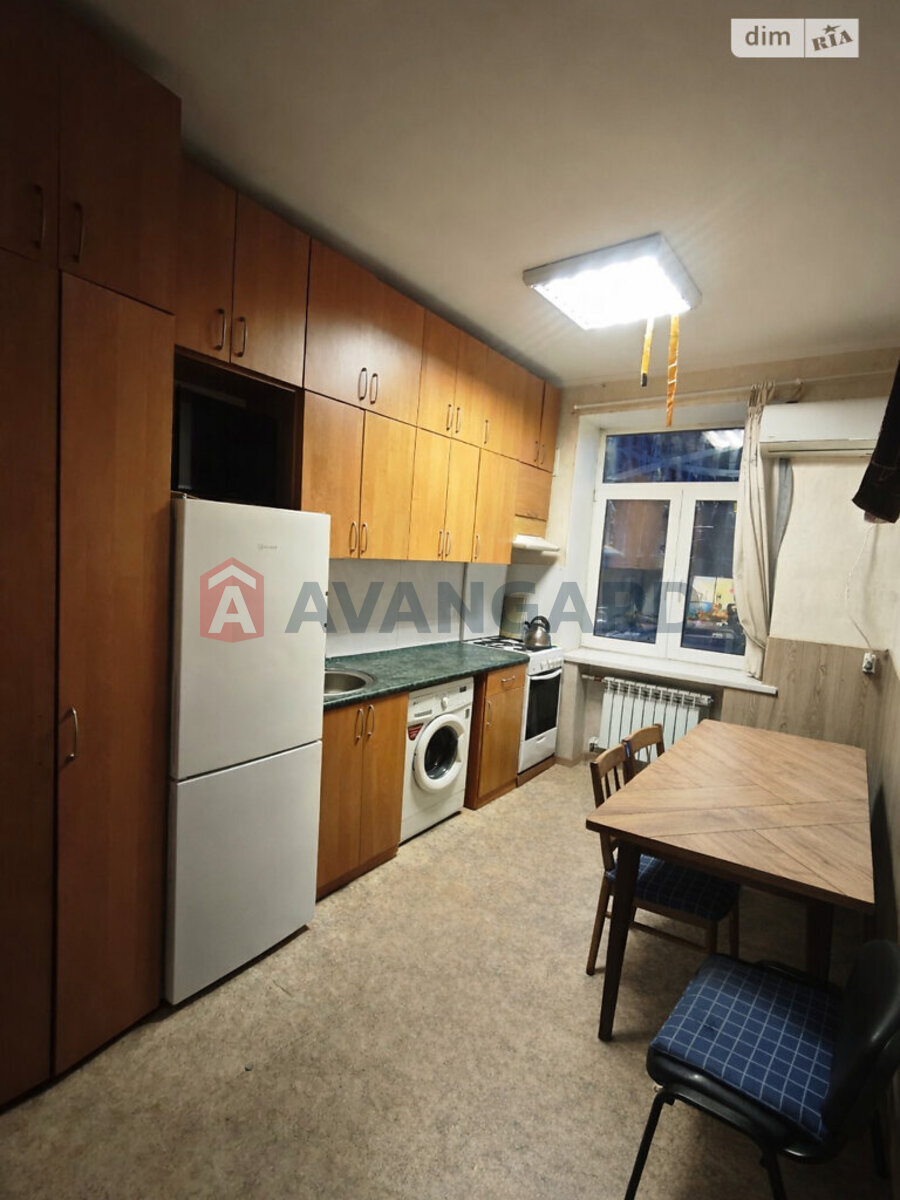 1 ��. ��������, 32/-/9 ��. �., 1/3 ������ ���� 7