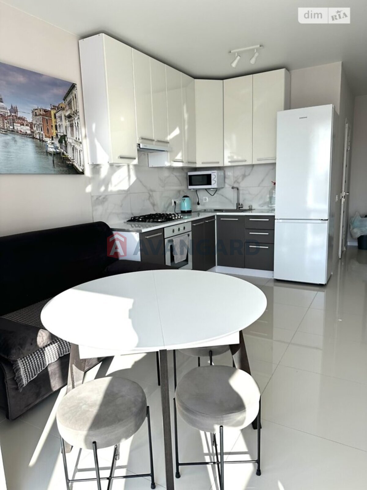 1 ��. ��������, 48/-/- ��. �., 7/10 ������ ���� 11