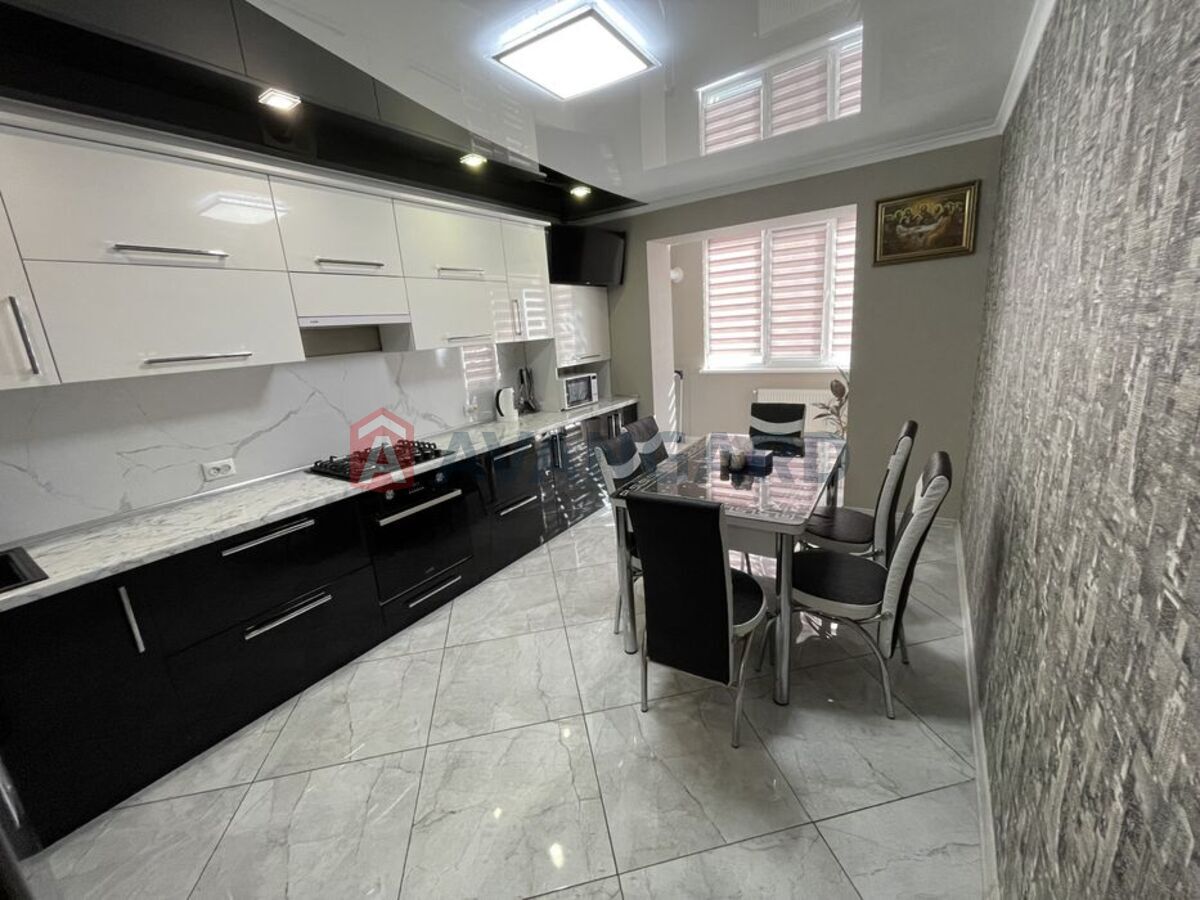 1 ��. ��������, 52/-/18 ��. �., 6/10 ������ ���� 17