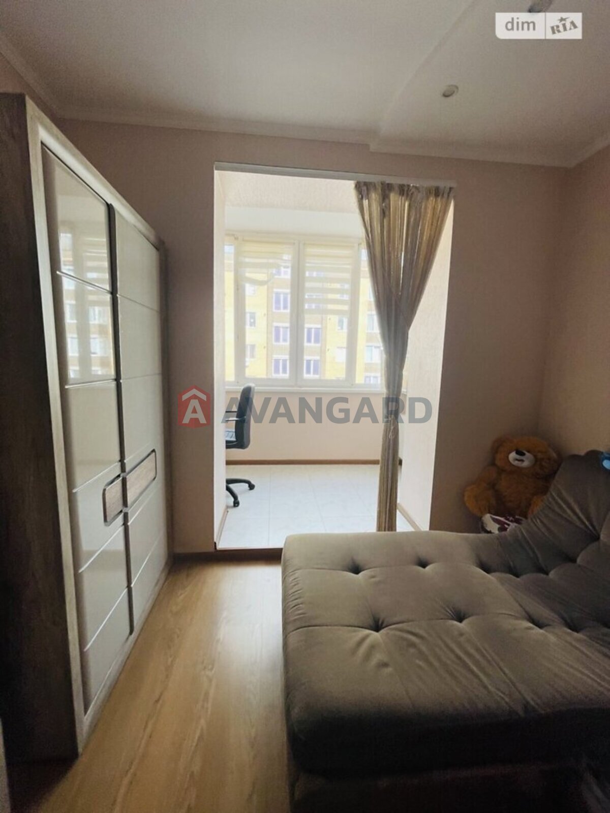 2 ��. ��������, 75/38/- ��. �., 8/11 ������ ���� 4