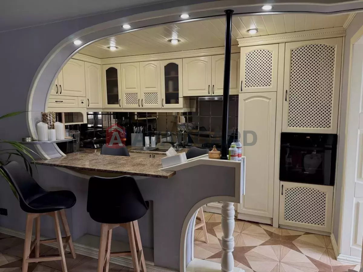 3 ��. ��������, 85/-/25 ��. �., 9/10 ������ ���� 2