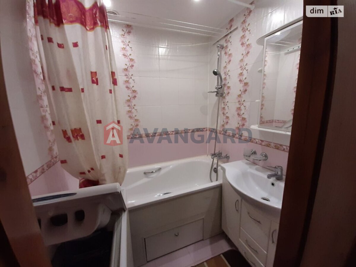 3 ��. ��������, 60/35/8 ��. �., 2/5 ������ ���� 6