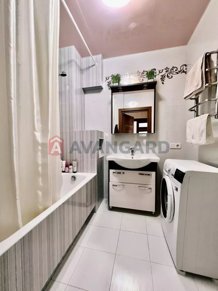 2 ��. ��������, 80/-/15 ��. �., 14/16 ������ ���� 9