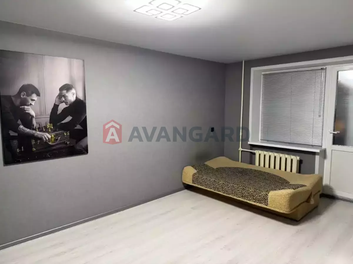 1 ��. ��������, 33/18/6 ��. �., 3/5 ������ ���� 15