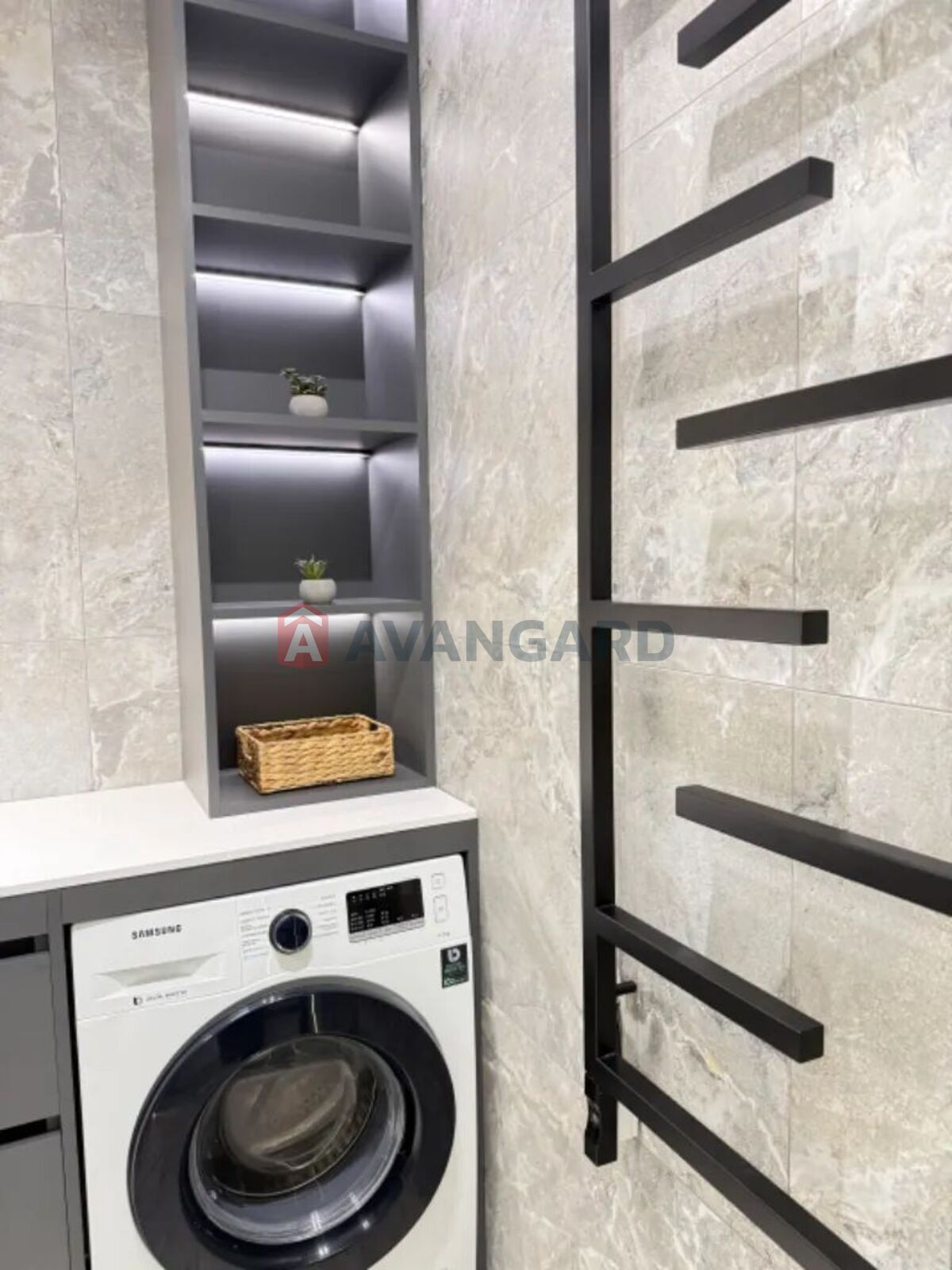 3 ��. ��������, 78/46/14 ��. �., 4/10 ������ ���� 16