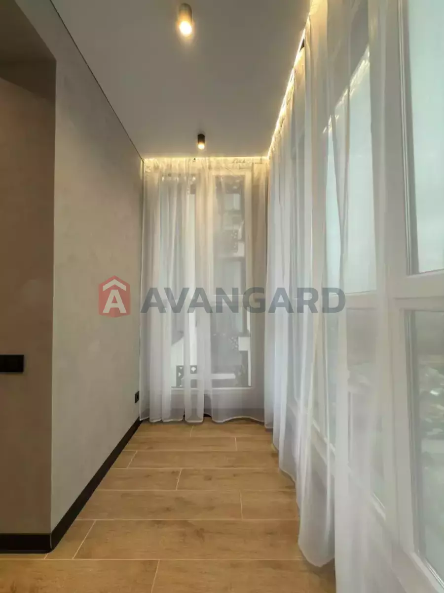 1 ��. ��������, 45/18/15 ��. �., 8/10 ������ ���� 6