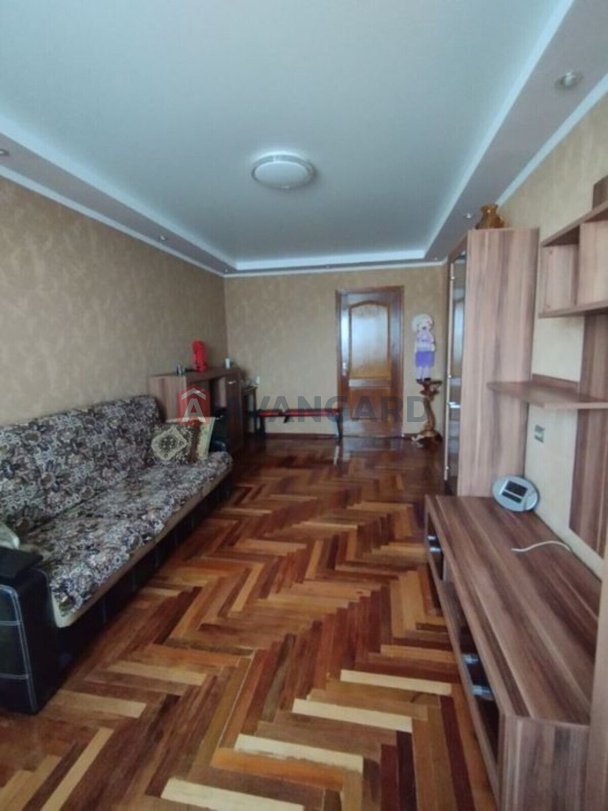 3 ����. ��������, 68/-/9 ��. �., 7/9 ���� ���� 4