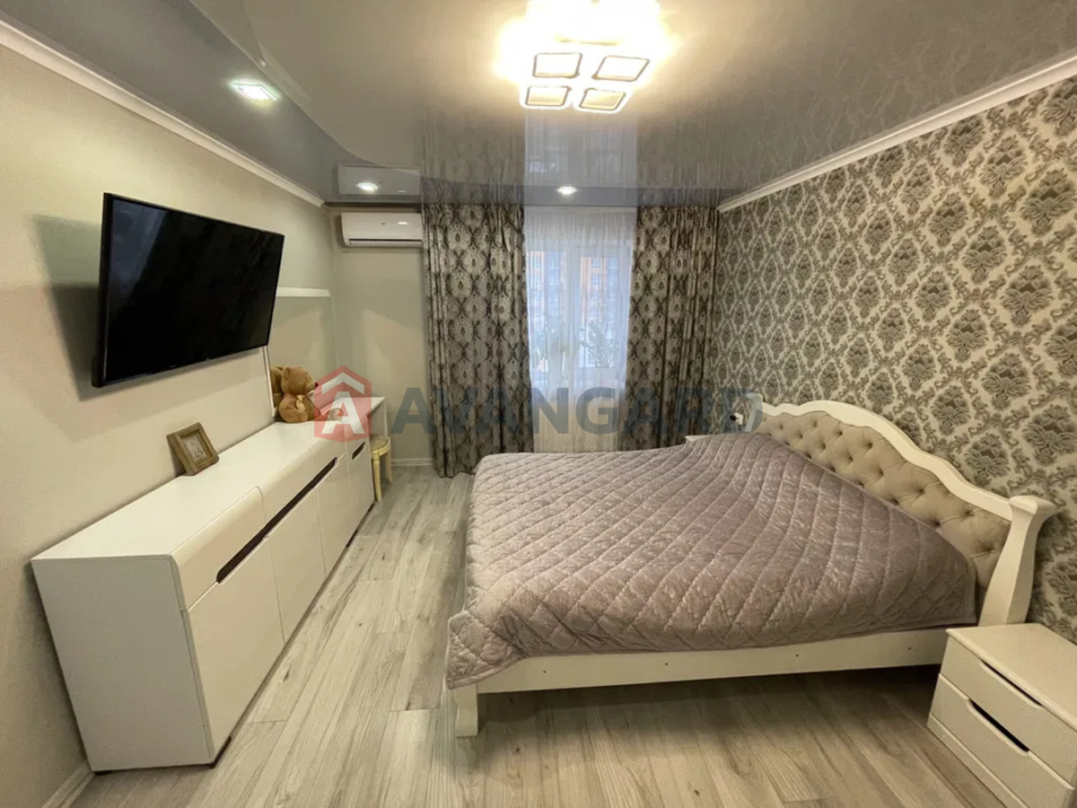 1 ��. ��������, 52/-/18 ��. �., 6/10 ������ ���� 7