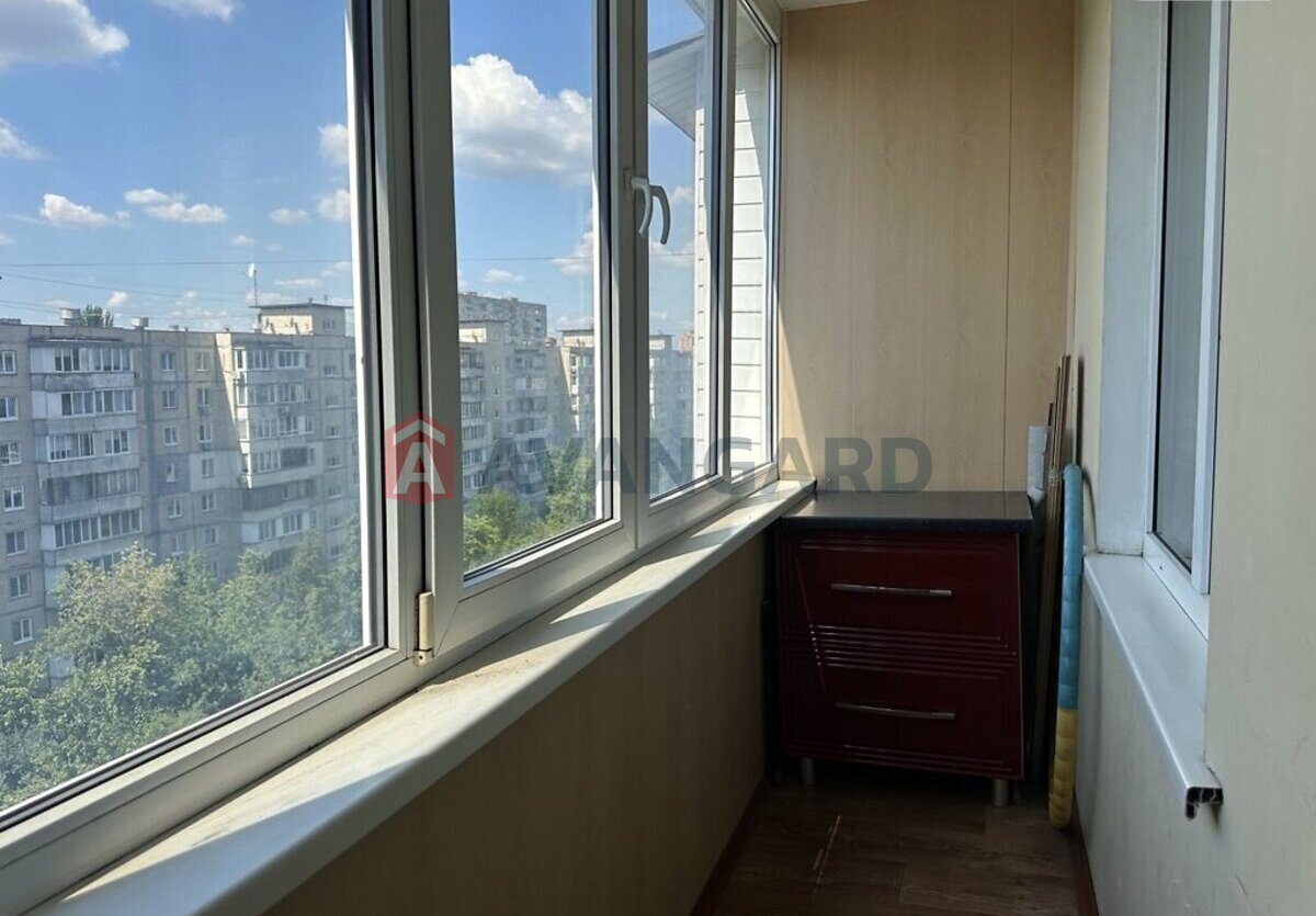 1 ��. ��������, 32/18/5 ��. �., 9/9 ������ ���� 7