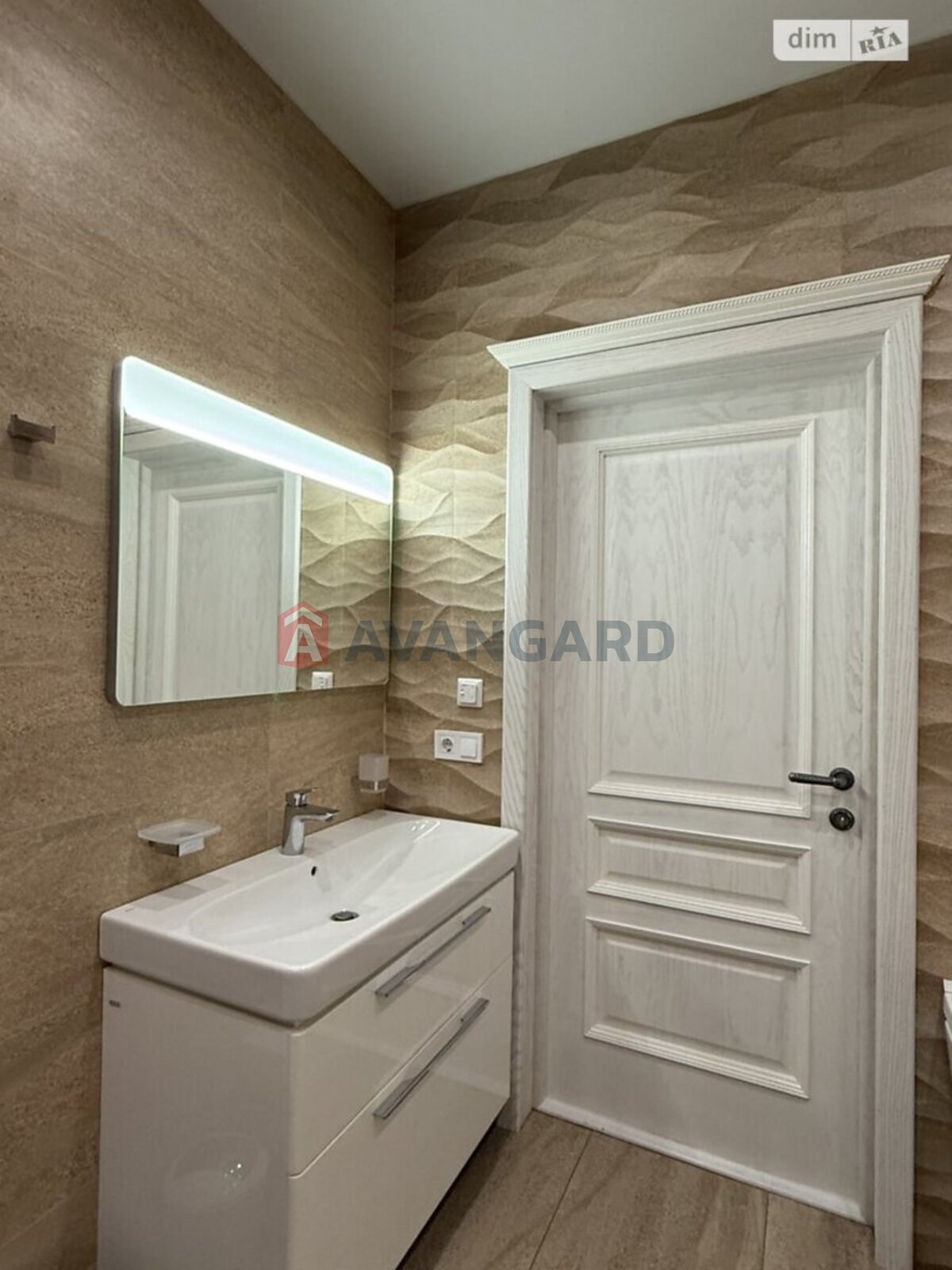 3 ��. ��������, 120/80/35 ��. �., 5/5 ������ ���� 9