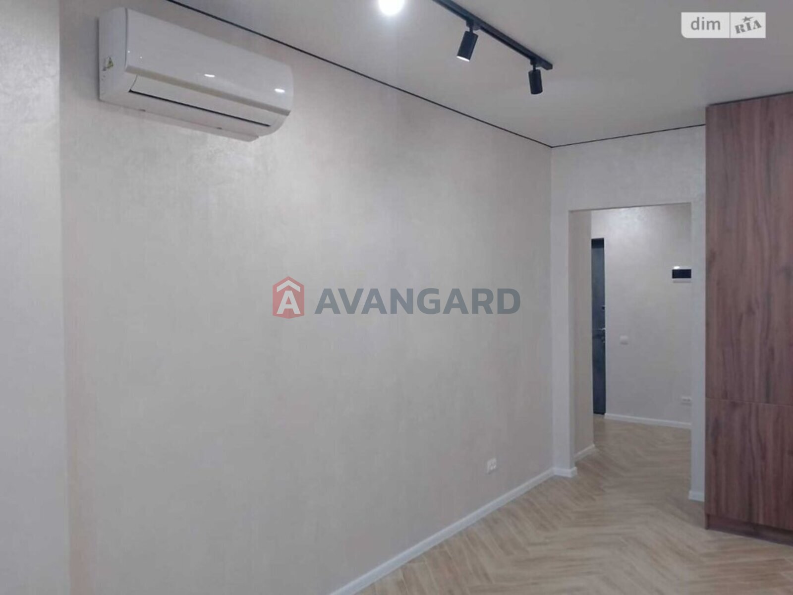 1 ��. ��������, 43000/-/- ��. �., 10/15 ������ ���� 9