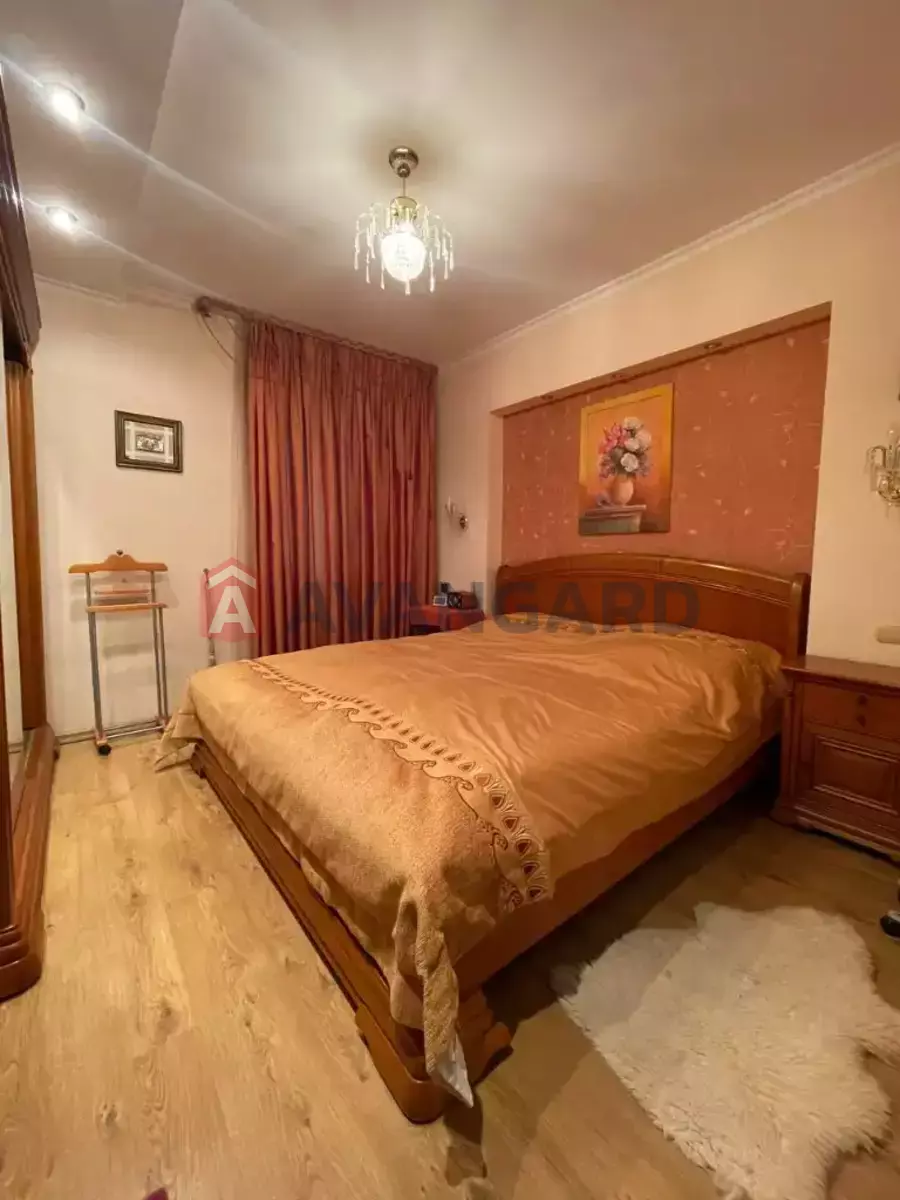 3 ����. ��������, 70/41/8 ��. �., 11/16 ���� ���� 13